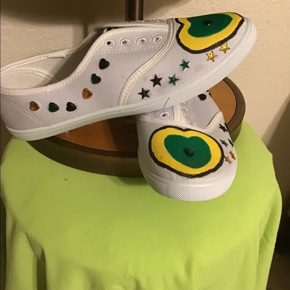 Jamaican  Hand Painted Convas Shoe with Rhinestone